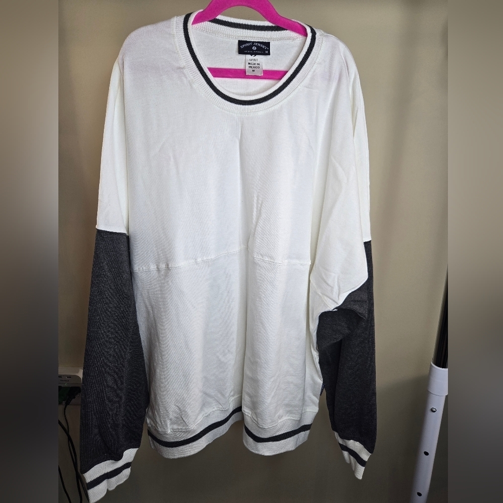 NWOT Spirit Jersey Unisex Long Sleeve Shirt Medium White/Grey